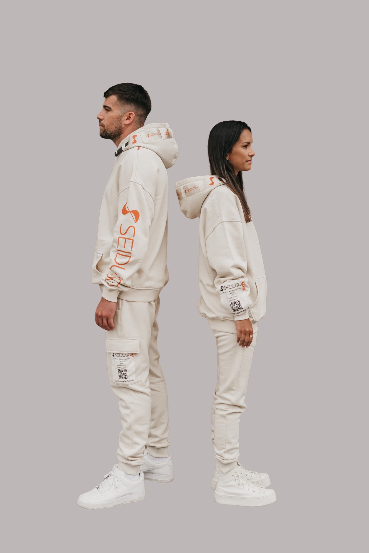 hoodie_beige_seite