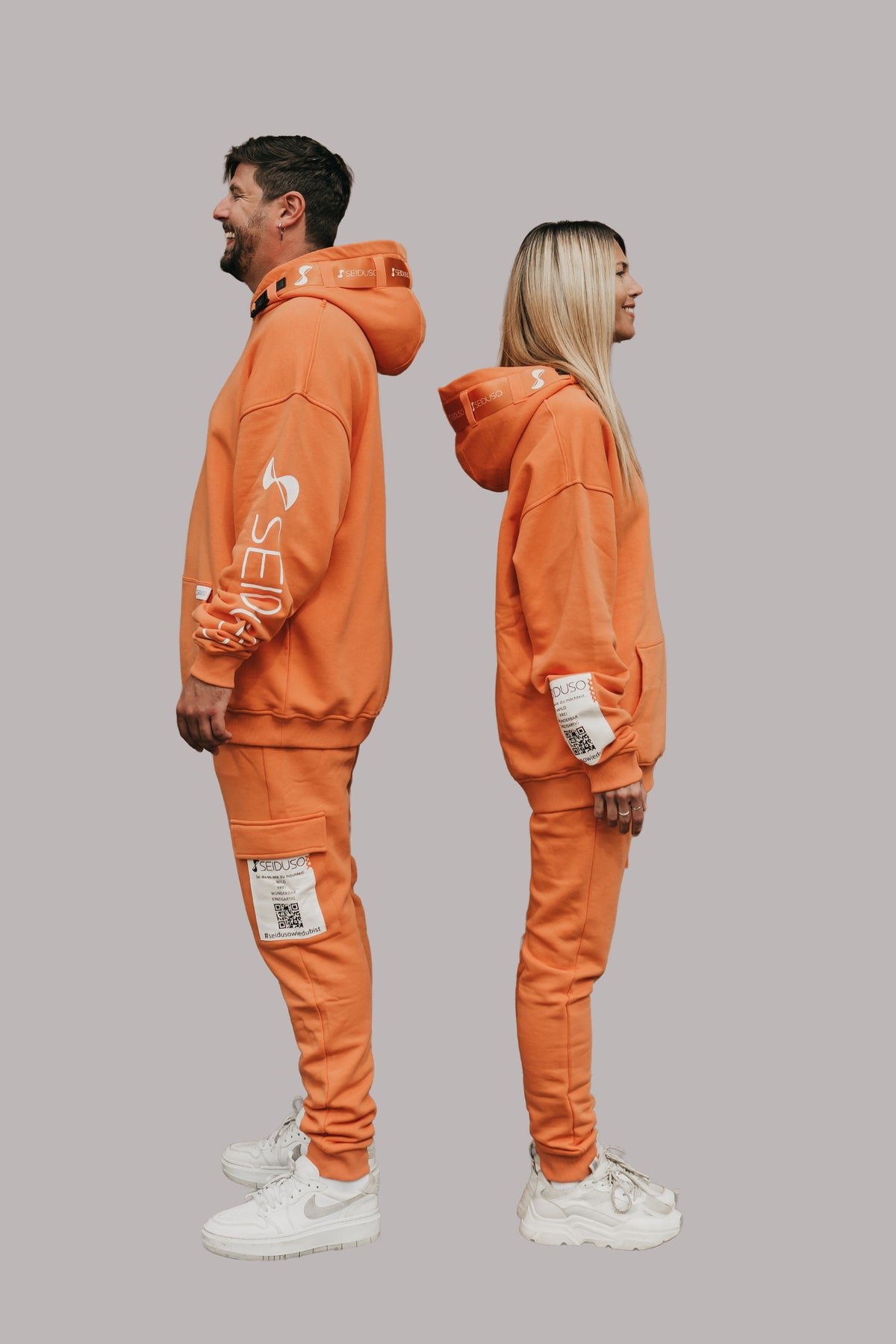 hoodie_orange_seite