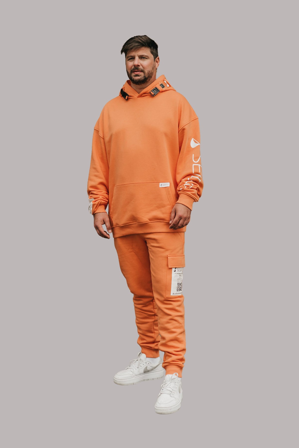 hoodie_orange_seite_detail