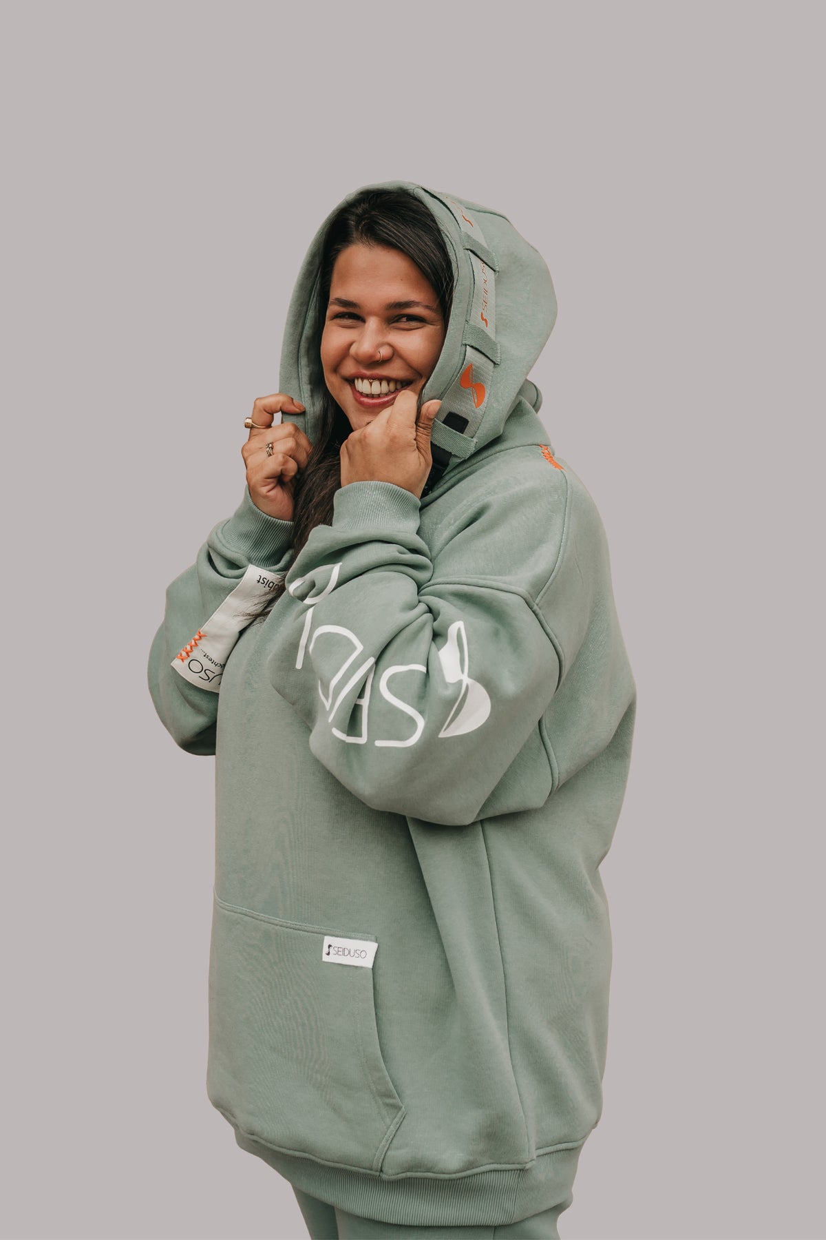 hoodie_salbei_kapuze