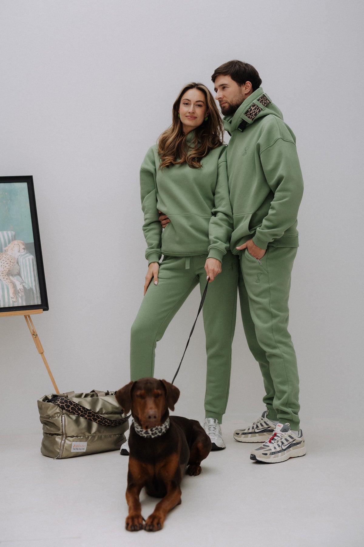 Oversize Hoodie Set Damen Herren mit austauschbarem Band an der Kapuze SEIDUSO gruen Outfit