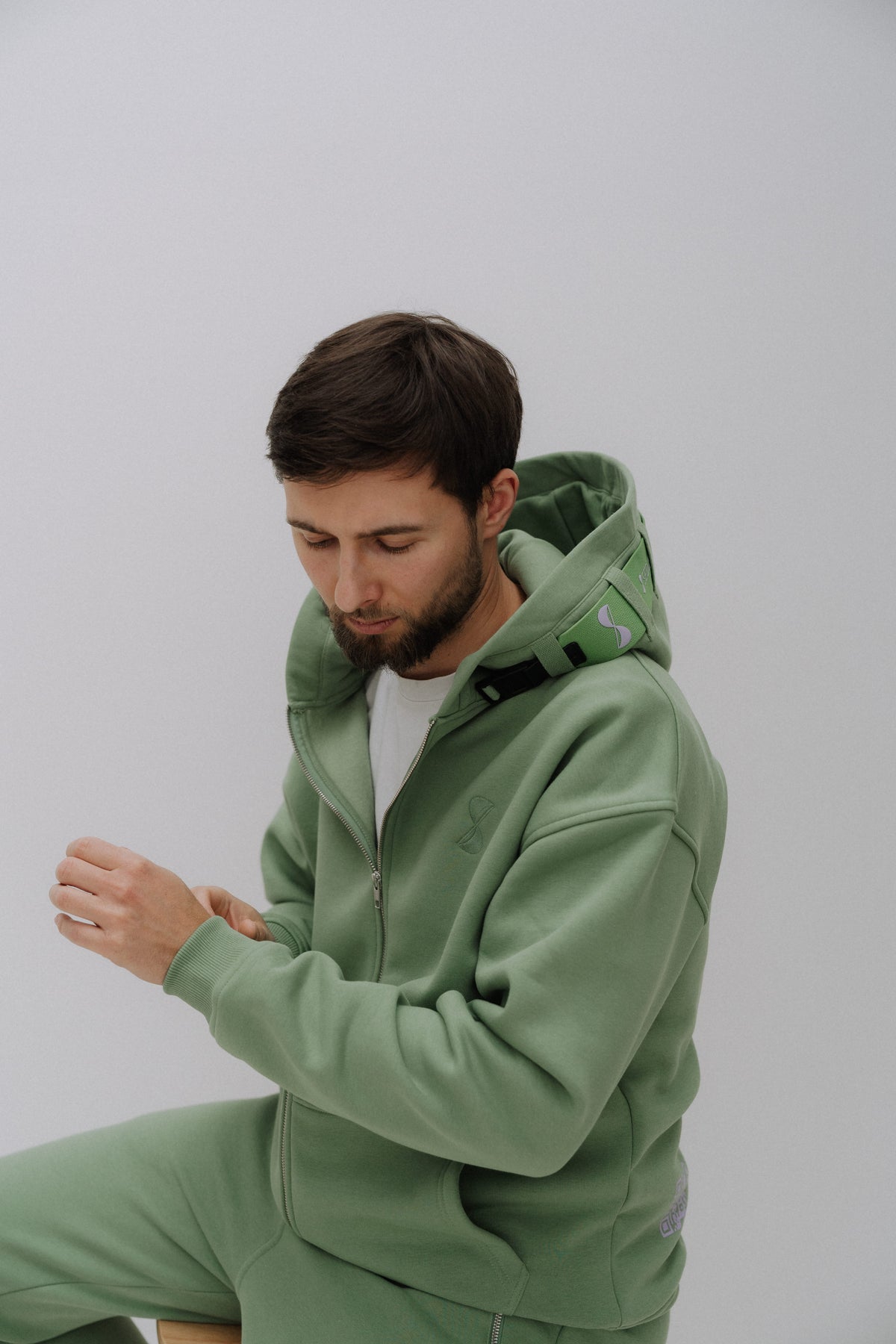 SEIDUSO Oversize Zipper Hoodie Soft Grün mit wechselbarem Kapuzenband Detail Herren